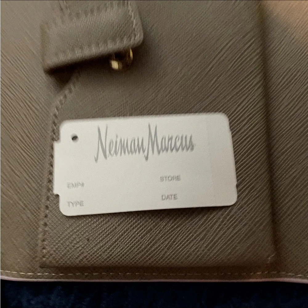 NWT Neiman Marcus Women's Magnetic Folding Clutch Bag Wristlet Wallet